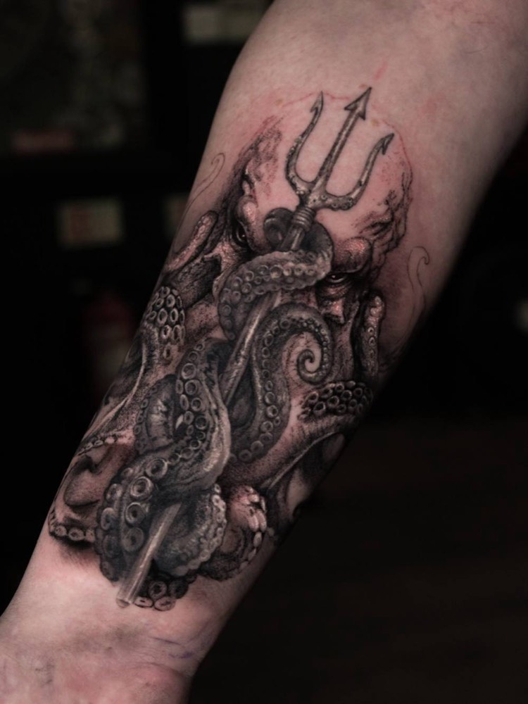 Octopus and trident